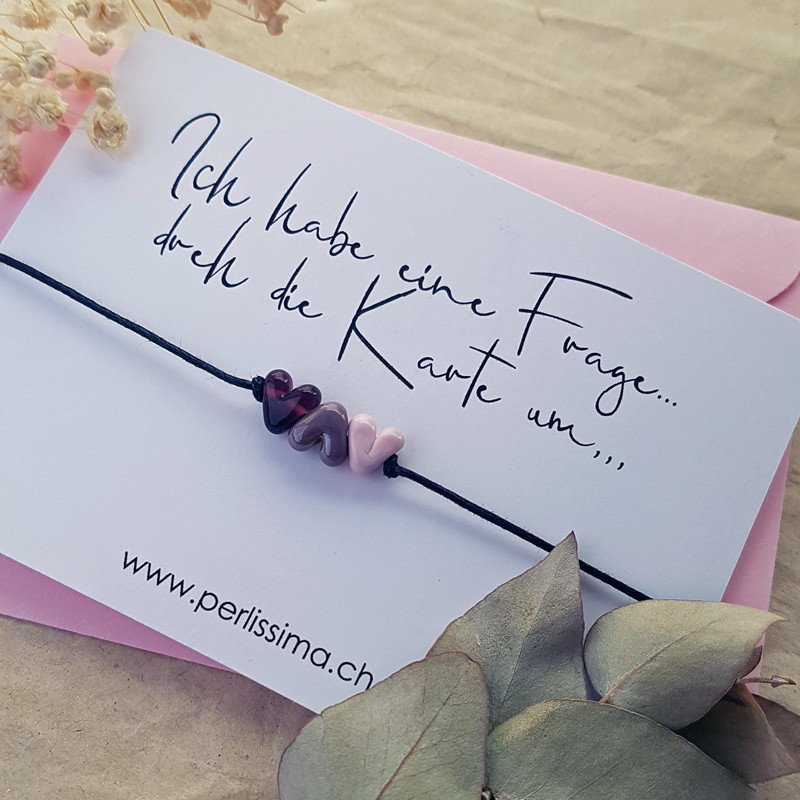 individualisierbares Glücksarmband mit drei Herzen