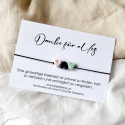 individualisierbares Glücksarmband mit drei Herzen