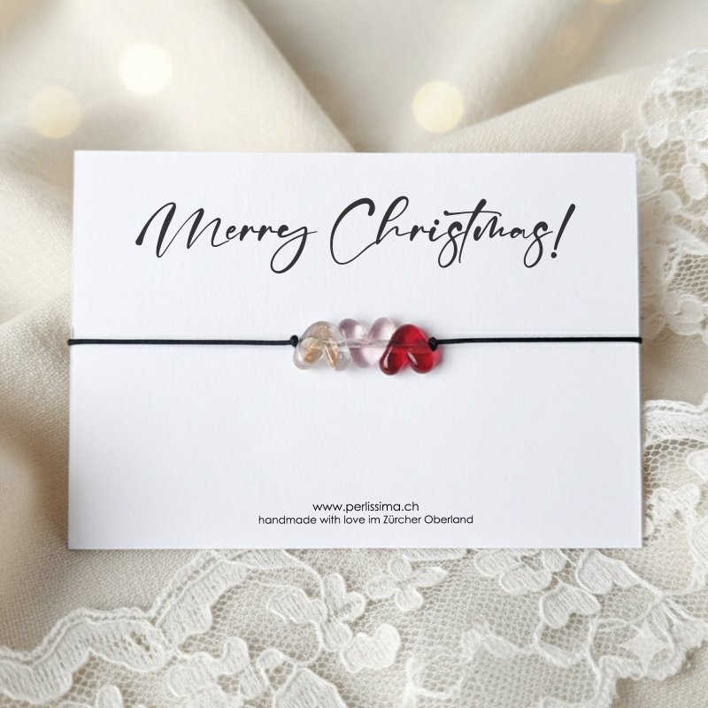 individualisierbares Glücksarmband mit drei Herzen